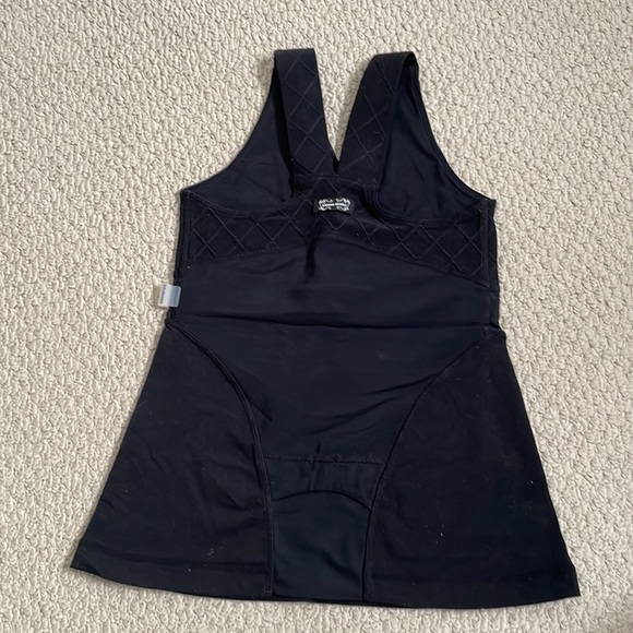 Lululemon v neck tank - Picture 2 of 10